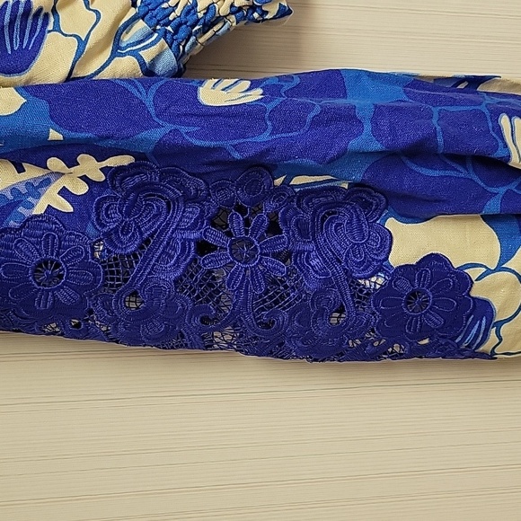 House of Harlow 1960 Blue and Cream Floral Linen Blend Blouse Sz Small - Picture 3 of 7